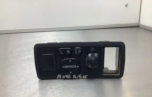 Toyota Avensis T250 Wing mirror switch 183575