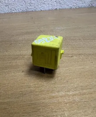 Mercedes-Benz C W203 Other relay A0025421419 D9834