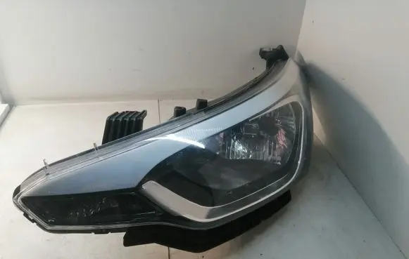 Hyundai i20 (GB IB) Headlight/headlamp 92101C8