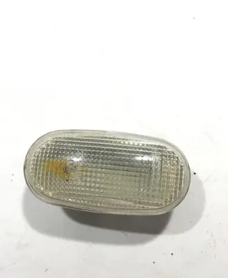 Mitsubishi L200 Front fender indicator light E4016534 P2133