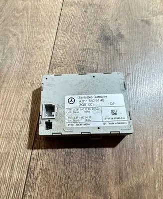 Mercedes-Benz E W211 Gateway control module A2115408245 A2114420027 A2115408445