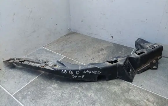 Volkswagen PASSAT B5 Front bumper mounting bracket 3B0807050C