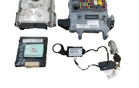Jeep Cherokee III KJ Engine ECU kit and lock set 0281010291 P56041700BC