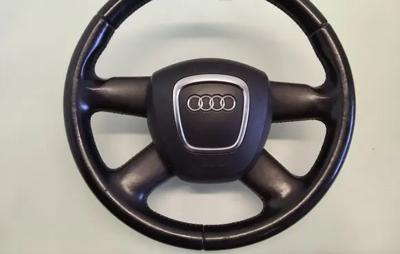 Audi A3 S3 8P Steering wheel