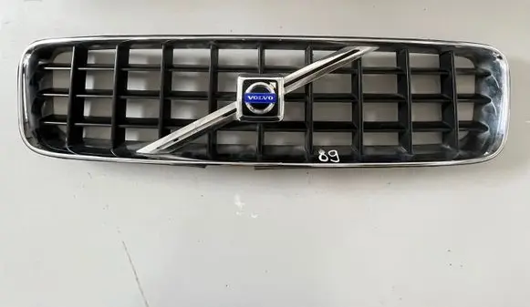 Volvo XC90 Front grill 8620641