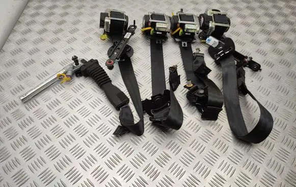 KIA Sportage Set of seat belts 