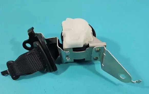 Lexus NX Middle seatbelt (rear) IMPRK1577011