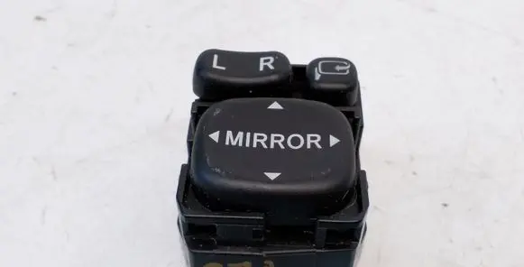 Toyota Avensis T250 Wing mirror switch 183575