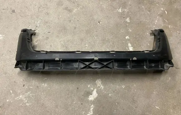 Volkswagen Touareg I Top upper radiator support slam panel 7L6807699B