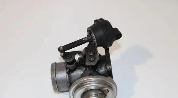 Skoda Fabia Mk1 (6Y) EGR valve 038129637B 038131501M