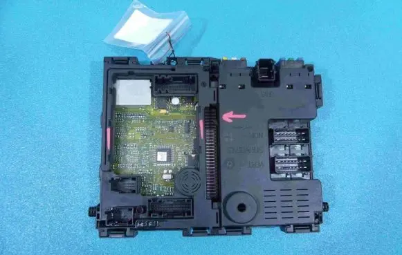 Peugeot 406 Central body control module 9639066380 IMPRK829574