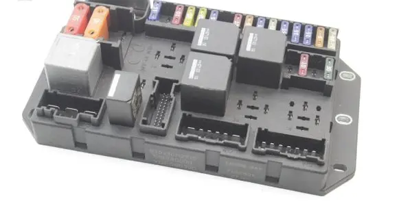 Land Rover Range Rover L322 Fuse module YQE500390