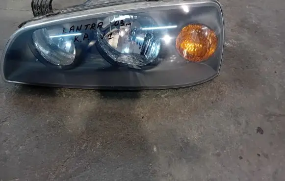 Hyundai Elantra Headlight/headlamp