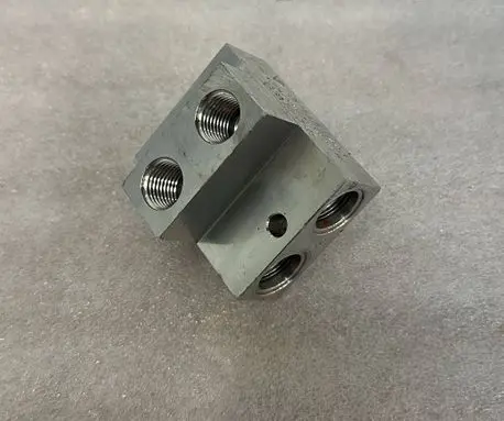 Porsche 911 992 Air suspension valve block 9P1511443