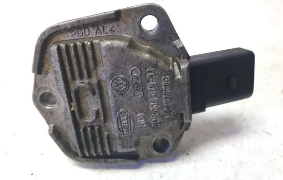 Volkswagen PASSAT B6 Oil level sensor 1J0907660C
