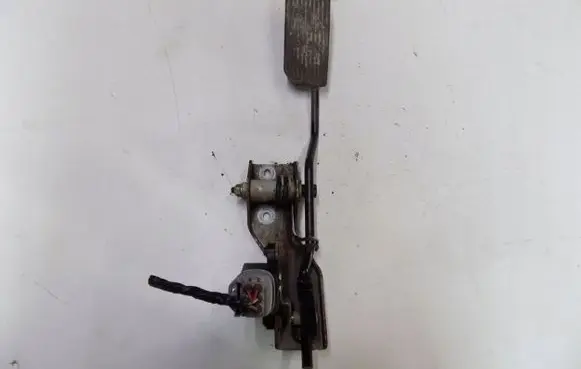Nissan X-Trail T30 Accelerator throttle pedal 18919AM810