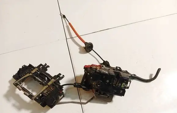 Audi A8 S8 D3 4E Front door lock 
