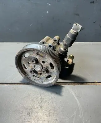 Volkswagen Golf IV Power steering pump 1J0422154B
