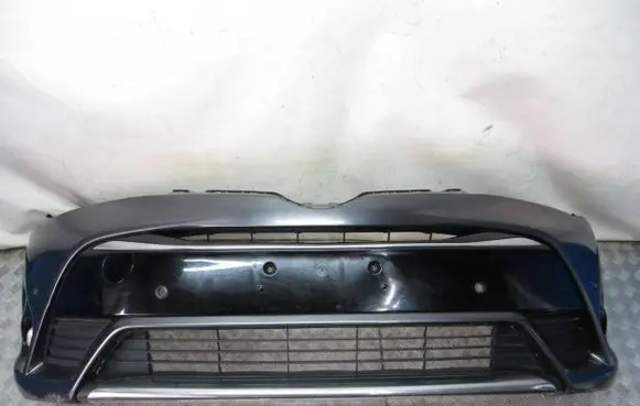 Toyota Avensis T270 Front bumper
