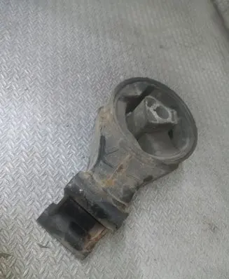 Opel Astra J Gearbox mount 13248630