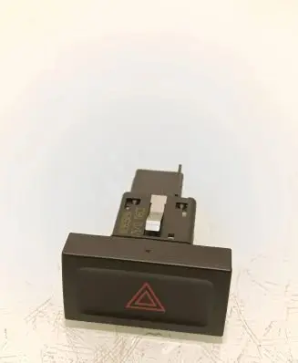 Volkswagen Tiguan Hazard light switch 5N0953509A
