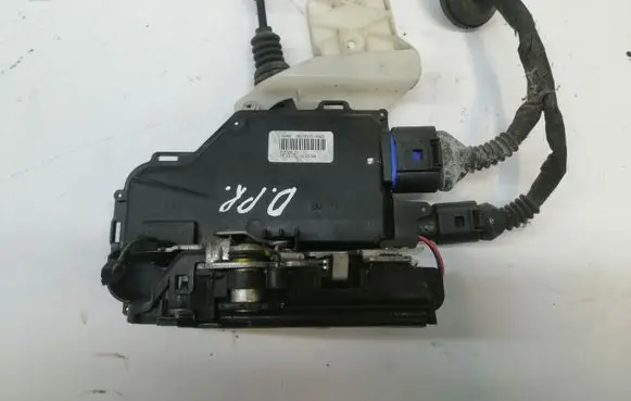 Volkswagen Phaeton Front door lock 3D1837016AD