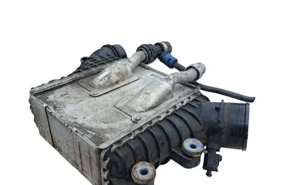 Land Rover Evoque I Intercooler radiator GJ329L440AB