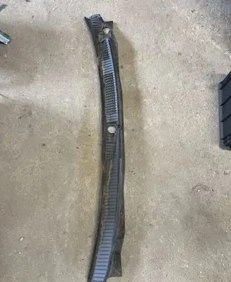 Mitsubishi Montero Wiper trim MR416416