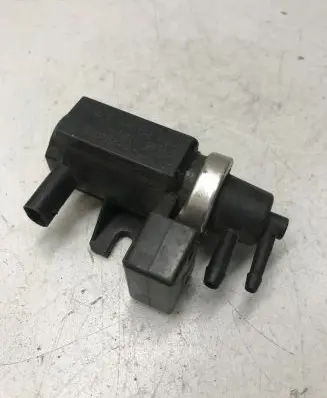Mercedes-Benz A W168 Turbo solenoid valve A0051535528