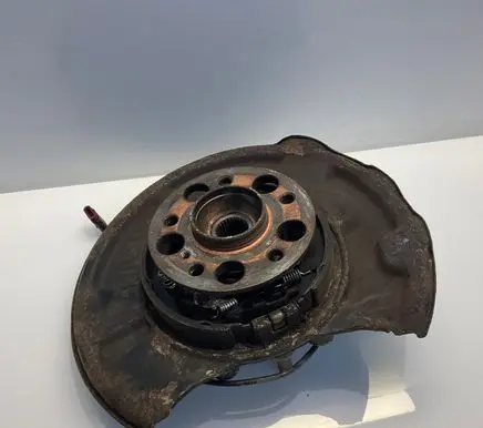 Mercedes-Benz E W211 Rear wheel hub A2113508308 2113508308