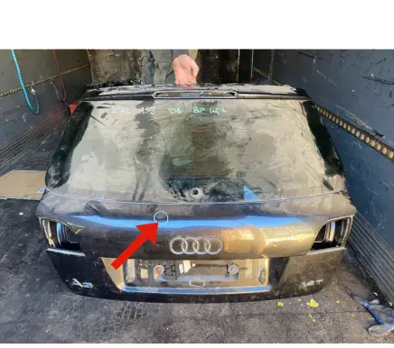 Audi A3 S3 8P Truck tailgate 8p4827023h lz7l