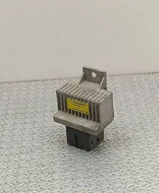 Renault Trafic II (X83) Glow plug pre-heat relay 8200859243 FGPR812