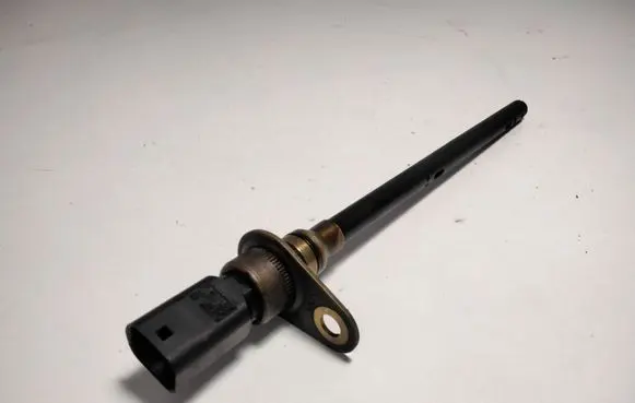 Oil level dip stick