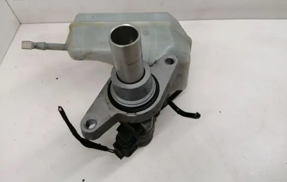 Volkswagen PASSAT B7 Master brake cylinder 03350886761 03350886771