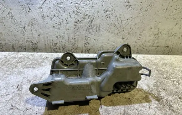 Vacuum air tank