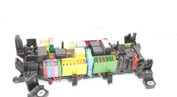 Mercedes-Benz A W176 Fuse box set A2465400340