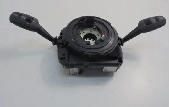 Wiper turn signal indicator stalk/switch