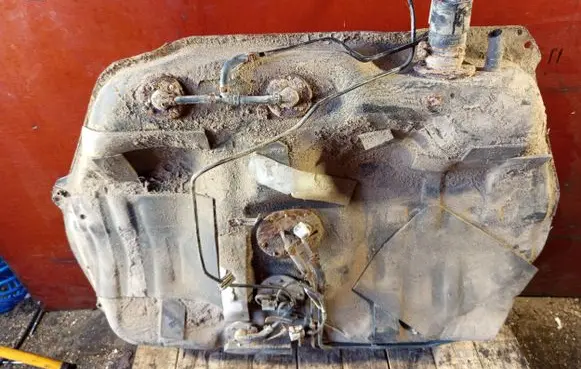 Fuel tank