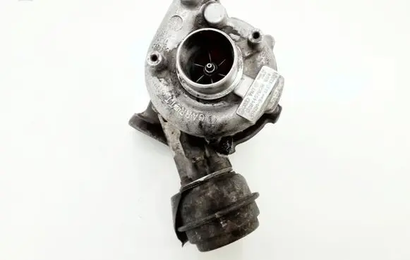 Volkswagen PASSAT B5 Turbo 028145702H 4542313