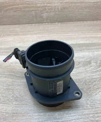 Renault Scenic I Mass air flow meter 7700105010B 5WK9615 WITHPLUG