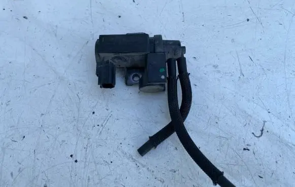 Toyota RAV 4 (XA30) Vacuum valve 258190R011