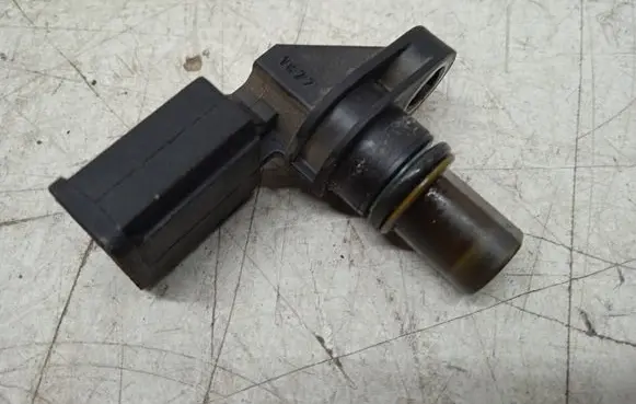 Audi A6 S6 C6 4F Camshaft position sensor 06E905163