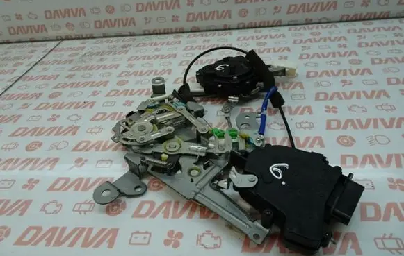 Mazda 5 Sliding door lock 