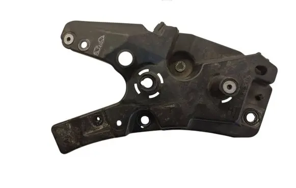 Volvo XC60 Fender mounting bracket 32288929