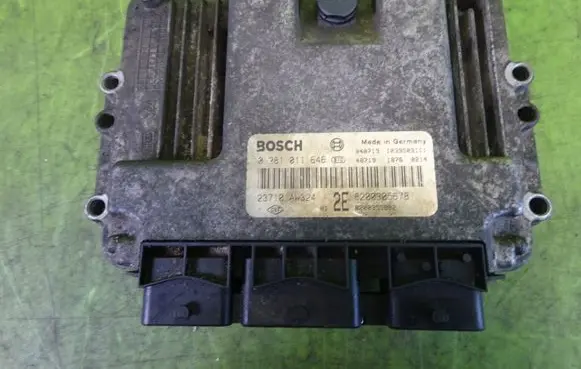 Nissan Primera Engine control unit/module 0281011646