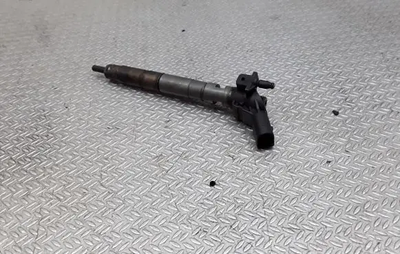 Audi A8 S8 D3 4E Fuel injector 059130277Q 0445115004