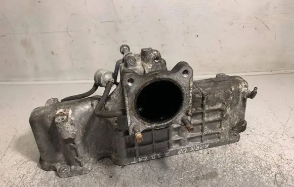 Toyota Auris 150 Intake manifold 17111-0R010 171110R010