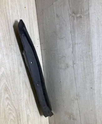 Mercedes-Benz C W204 Fender end trim A2048890225
