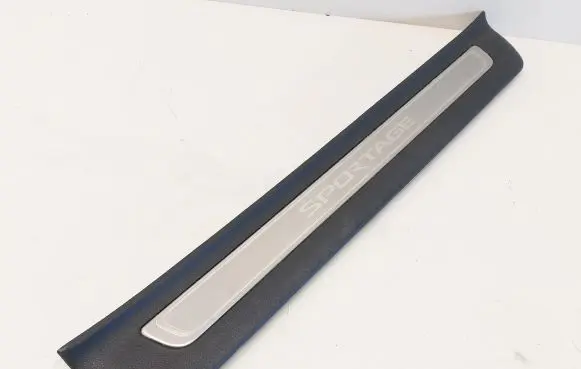 Front sill trim cover
