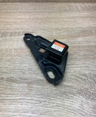 Toyota Prius (XW20) Airbag deployment crash/impact sensor 8917447040 2521000160